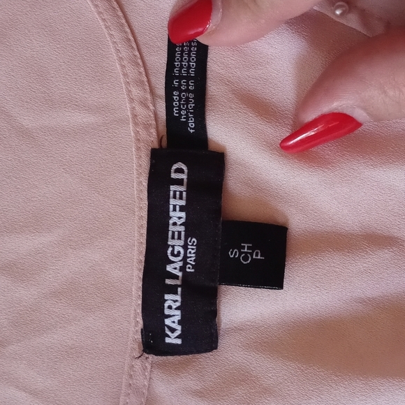 🪷 Karl Lagerfeld Paris Blush Pearl Neck Blouse Size S. - Picture 7 of 12